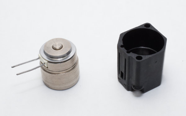 電磁弁分解写真4