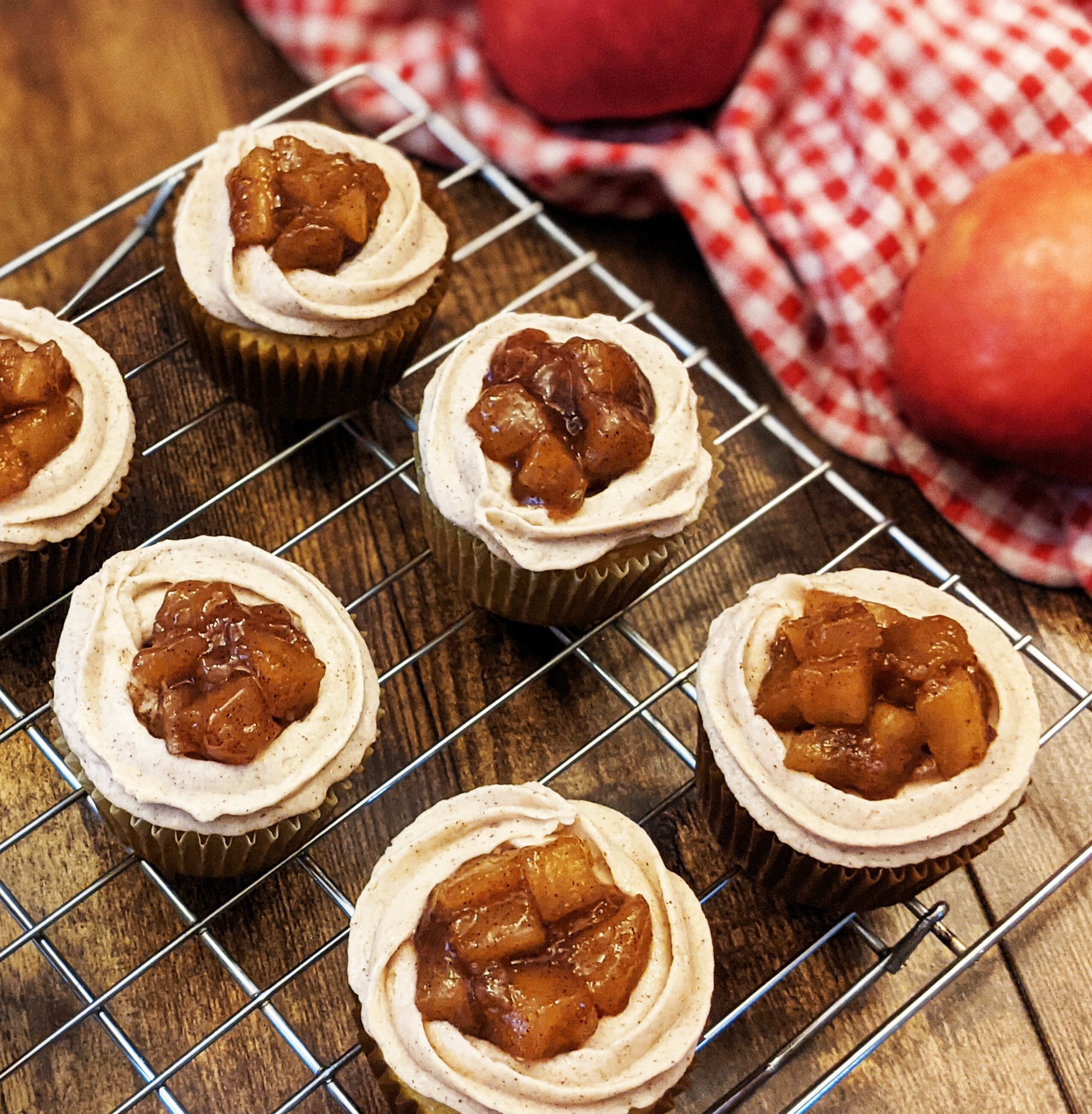 Apple Pie Cupcakes with Cinnamon Cream ‘Cheese’ Frosting